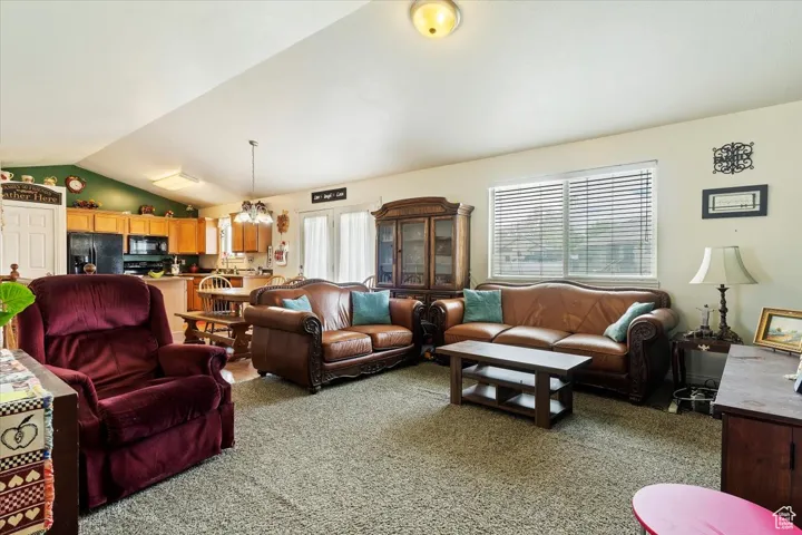 1319 W 1950 N, Clinton, Utah 84015
