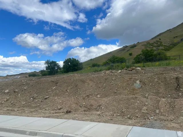 67 S Rock Loft Ridge Dr, Fruit Heights, Utah 84037