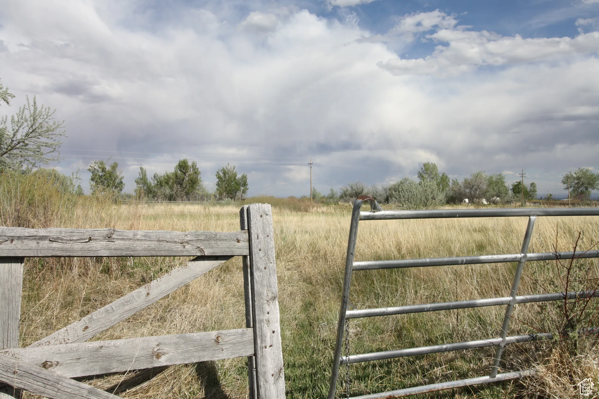 View of yard featuring a rural view
