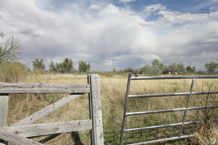 View of yard featuring a rural view