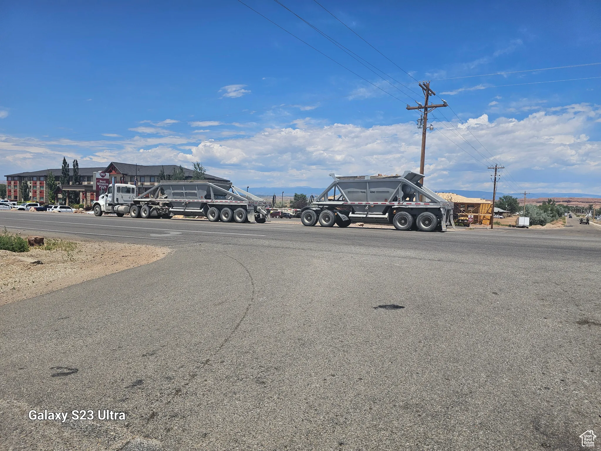 HYWAY 40 GOING WESTView of street