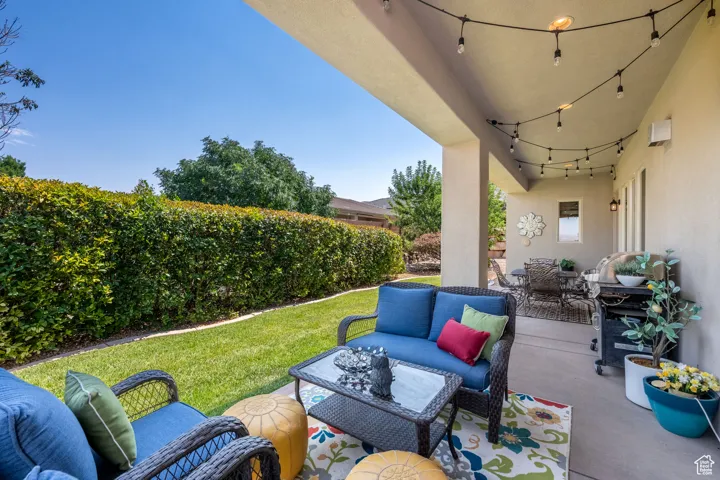 View of patio / terrace with outdoor lounge area