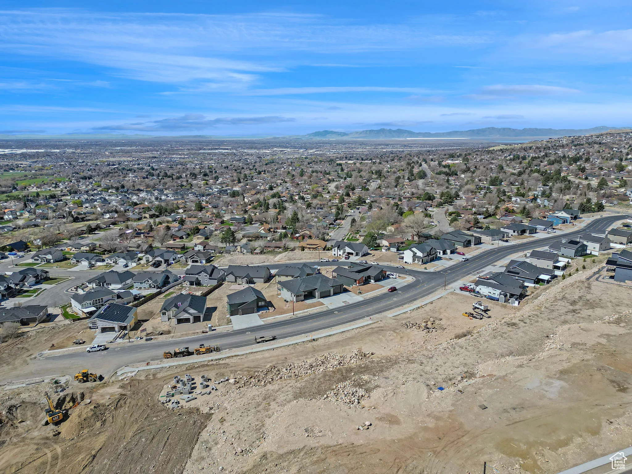 Bird's eye view featuring a mountain view and a residential view