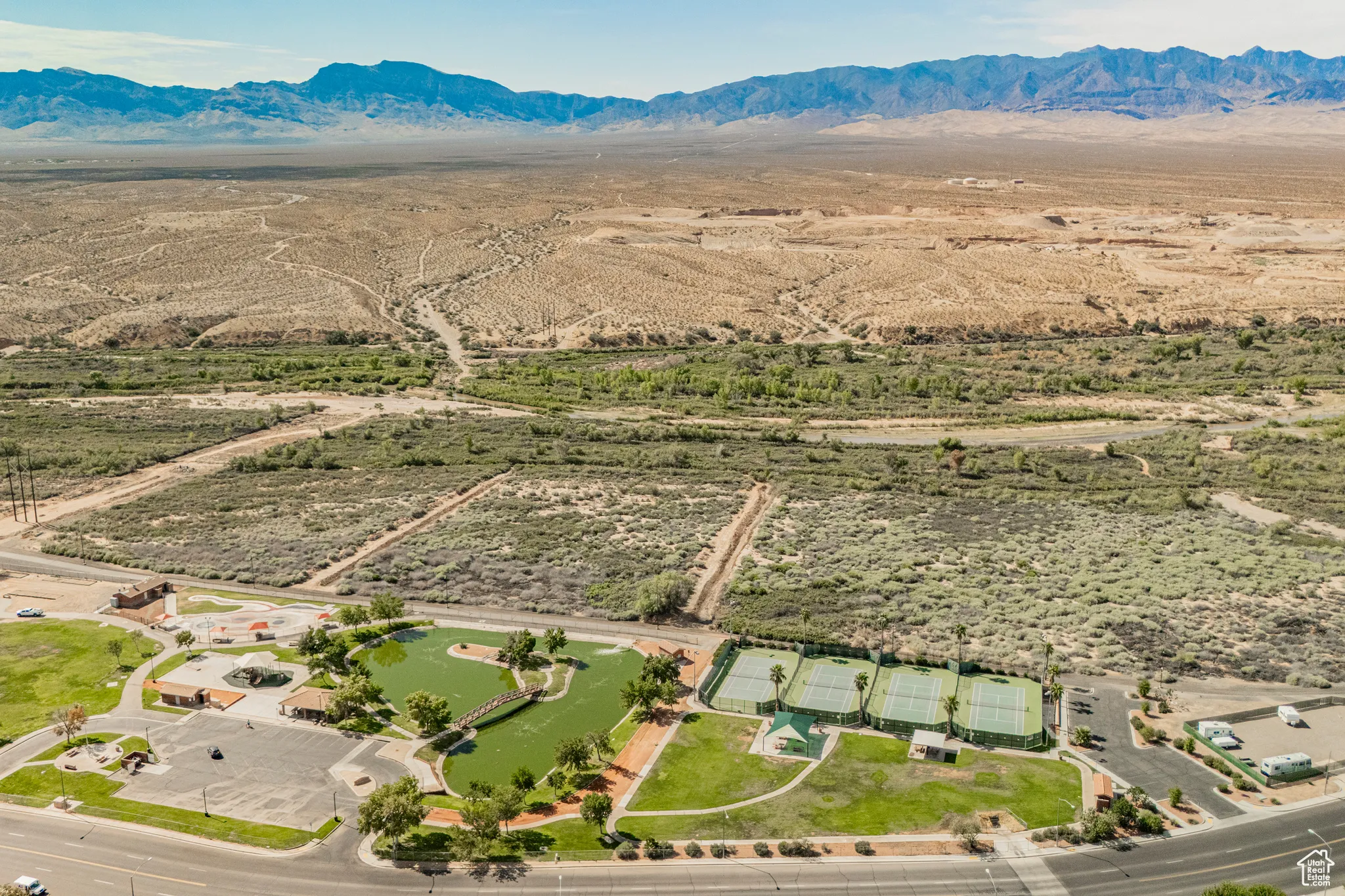 Drone / aerial view featuring a mountain view