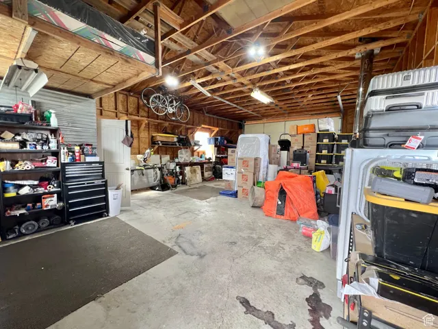 Garage/workshop