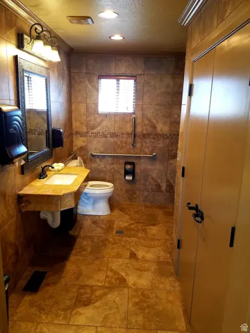 33 W 45oo, Murray, Utah 84107