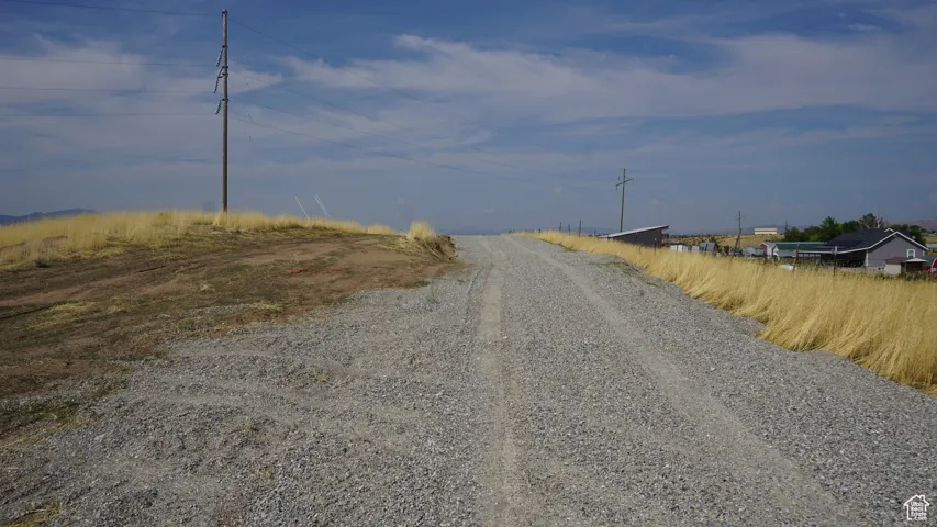 View of dirt / gravel road