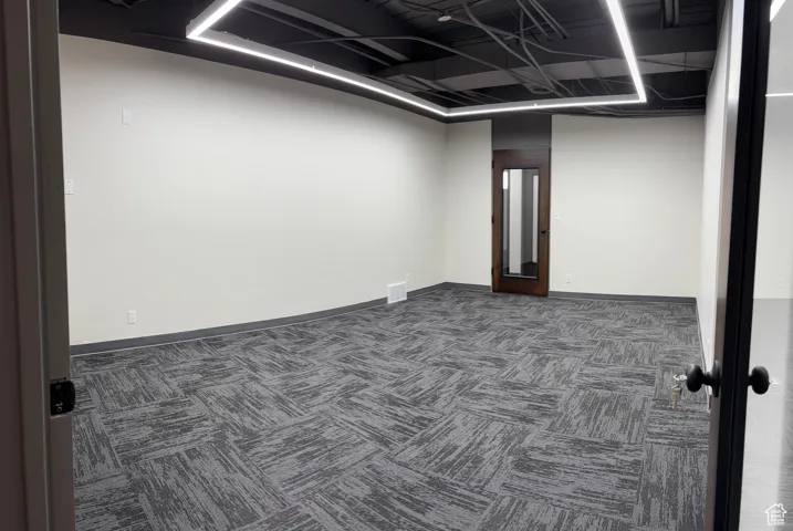 Executive Office 8
