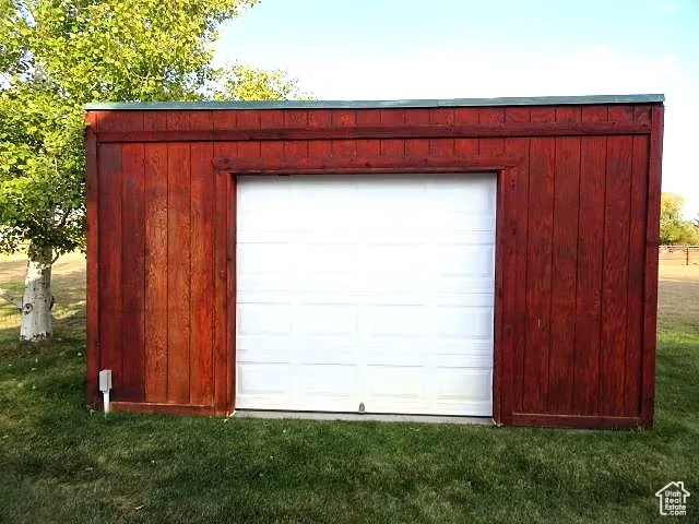 Garage/storage shed