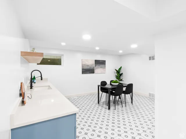 Wet bar
