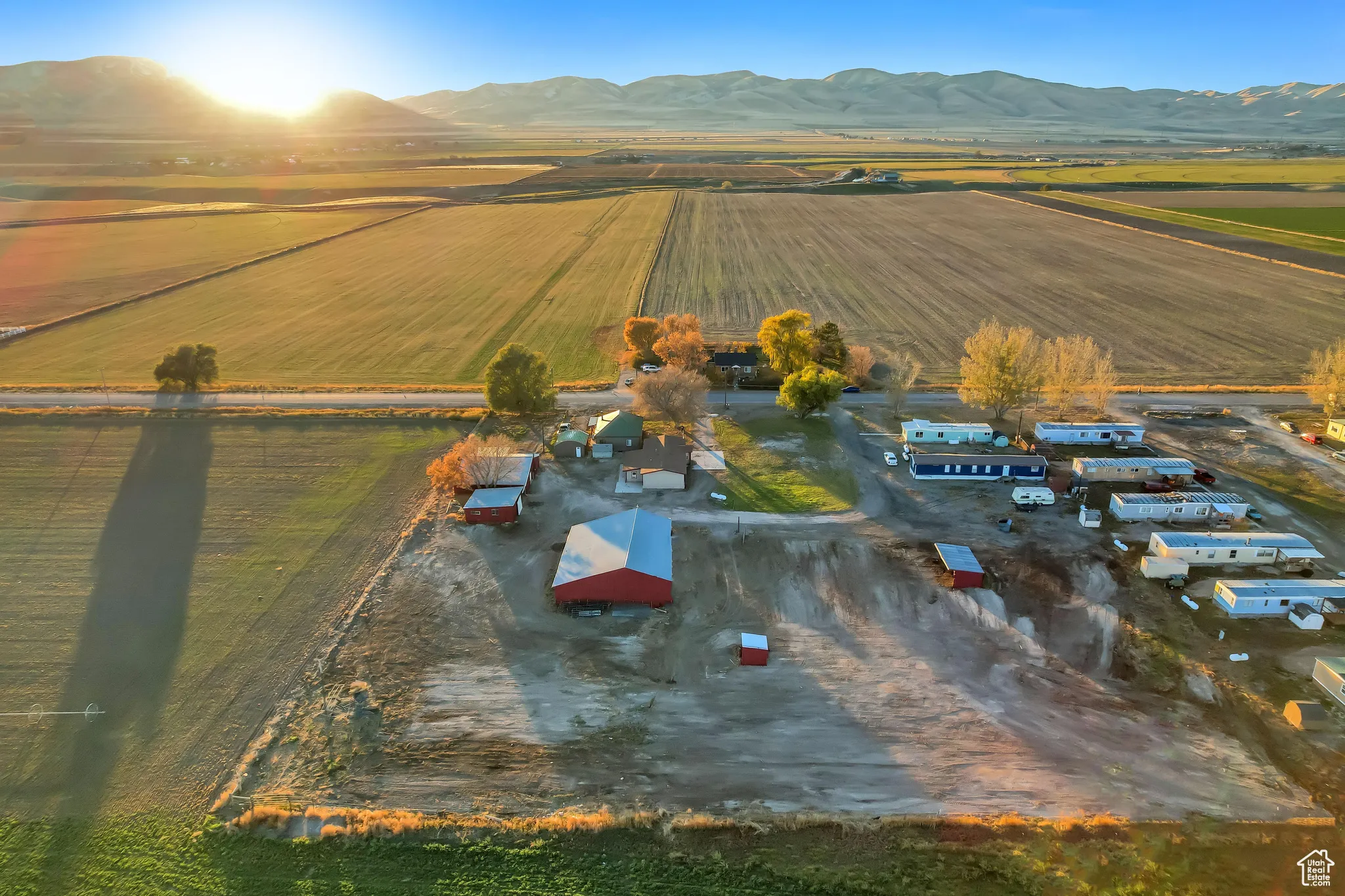 Bird's eye view with a mountain view
