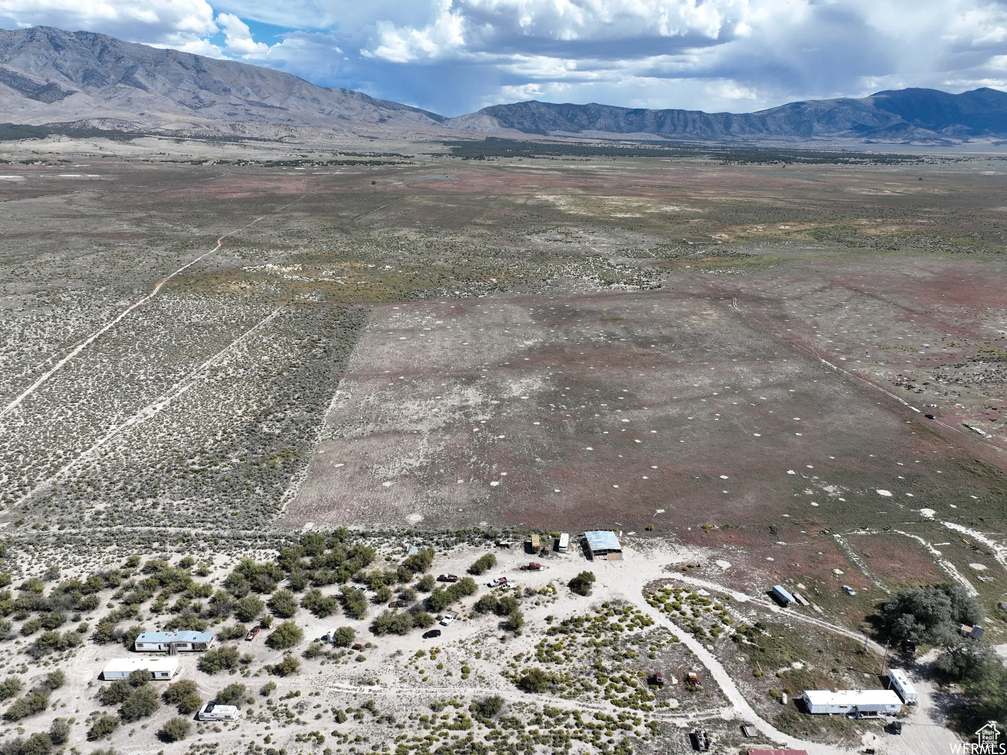 Bird's eye view with a mountain view