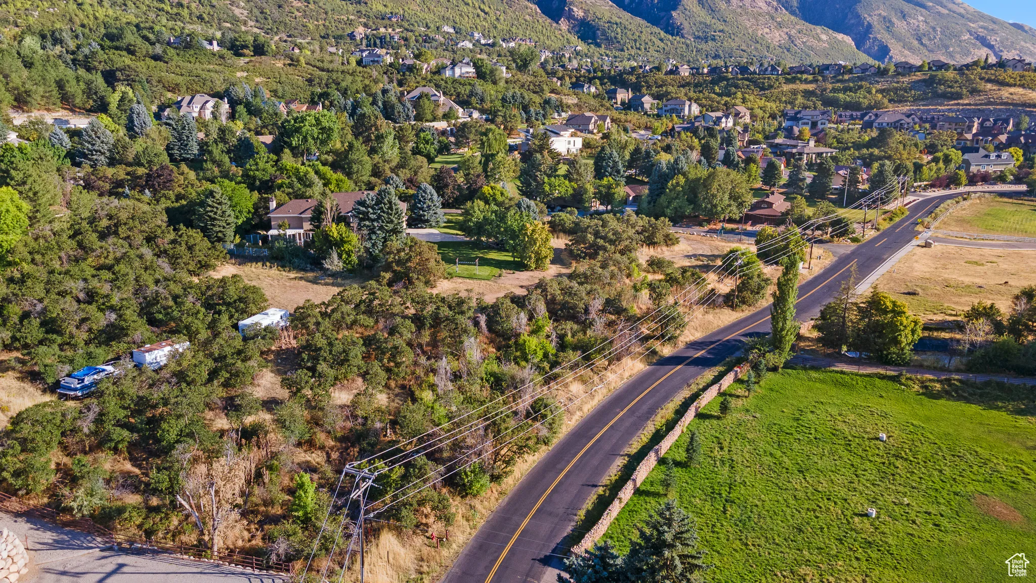 Drone / aerial view featuring a mountain view