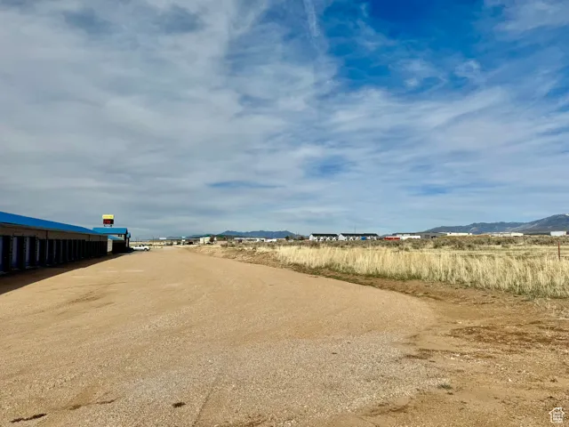 access road 725 West