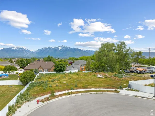 View of mountain feature