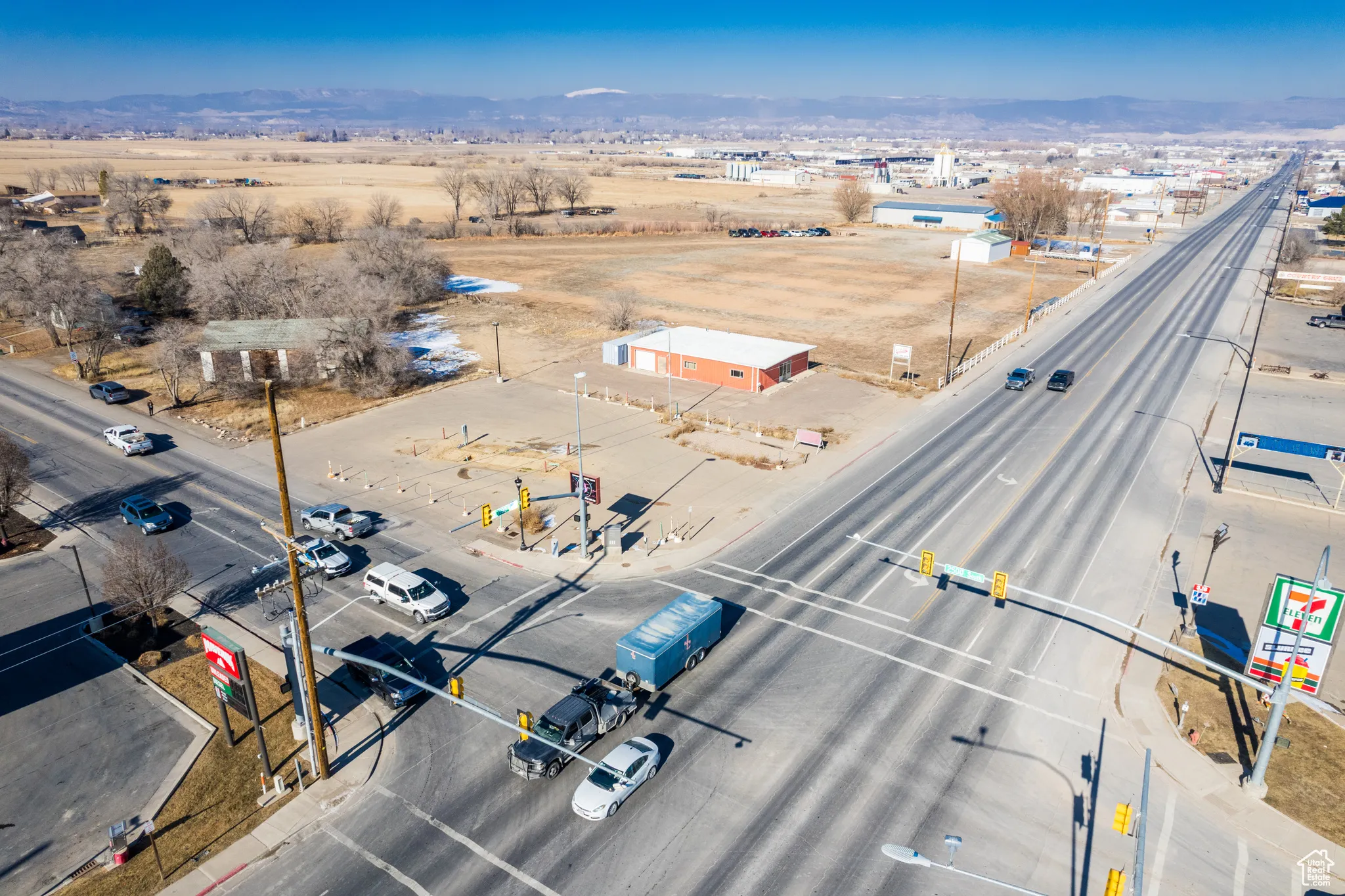 Drone / aerial view featuring a mountain view