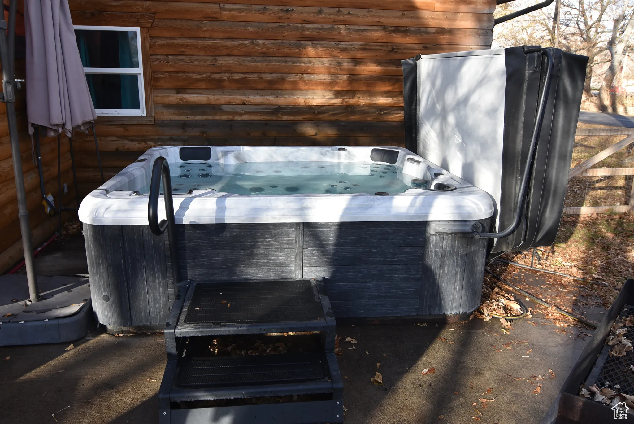 Details featuring a hot tub