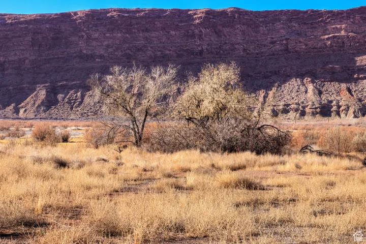 View of mountain feature
