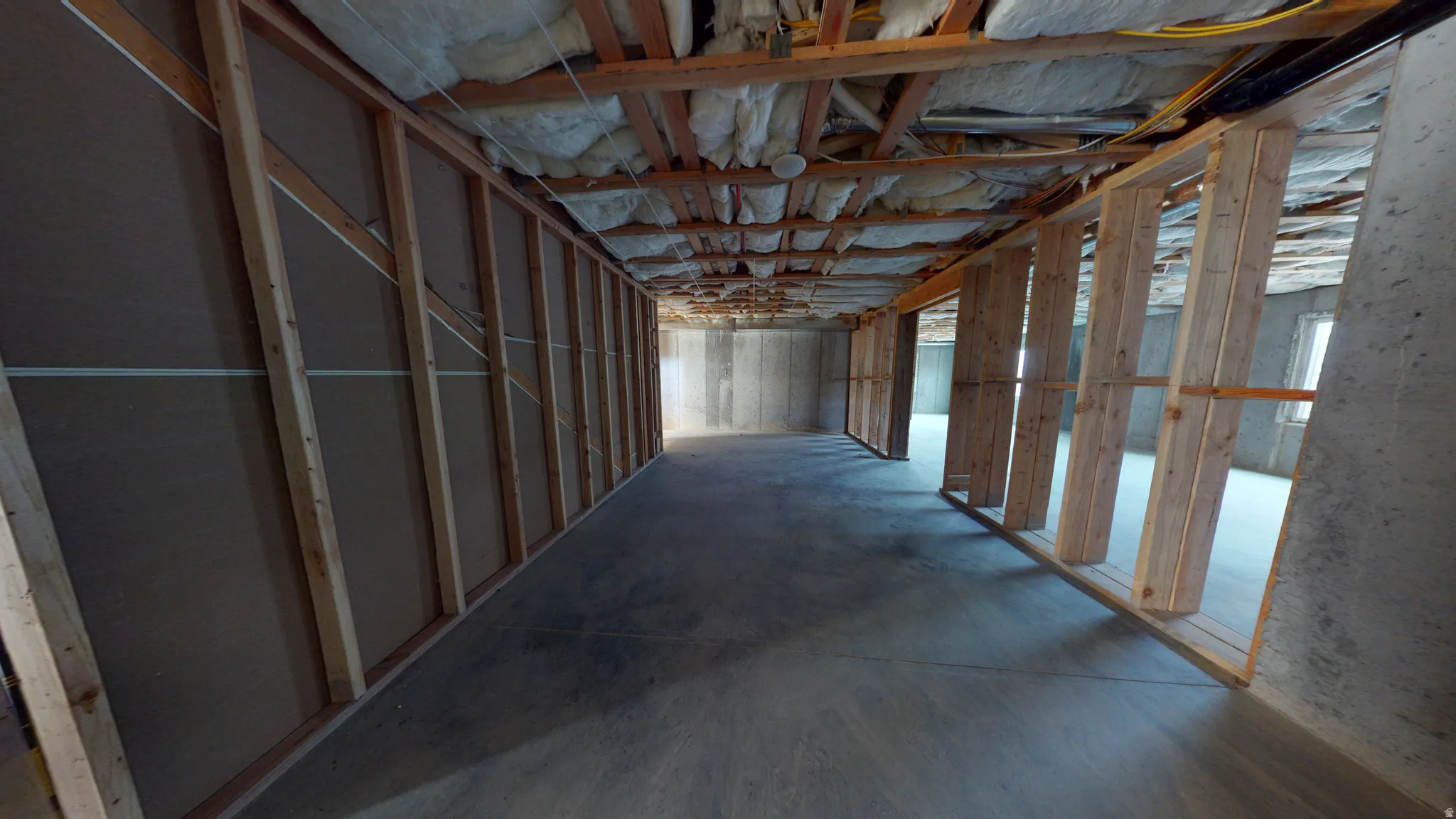 Misc room featuring concrete floors