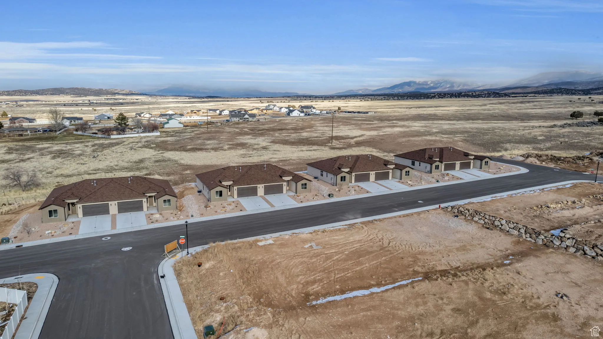 Drone / aerial view featuring a mountain view