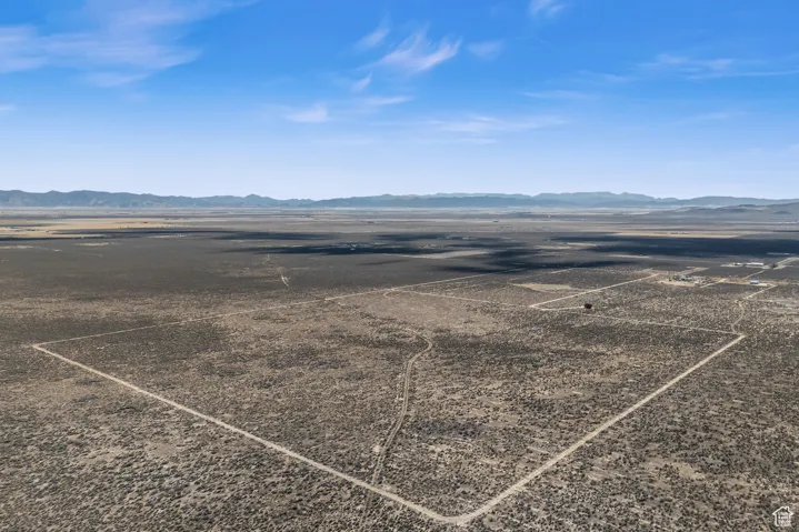 Bird's eye view featuring a mountain view