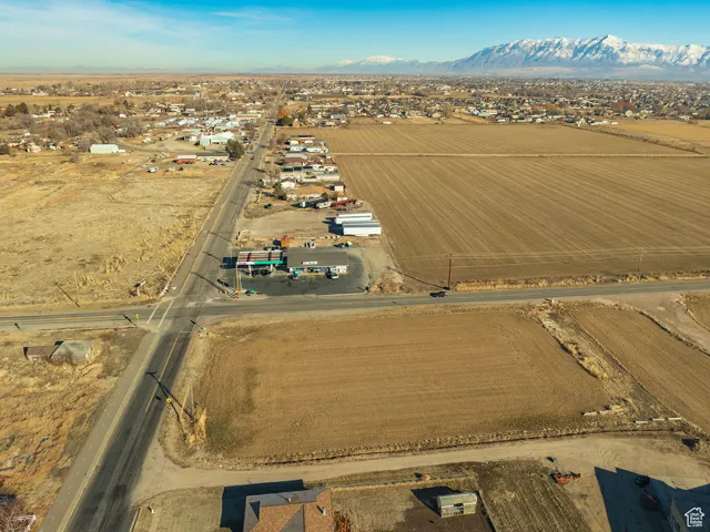 Bird's eye view featuring a mountain view