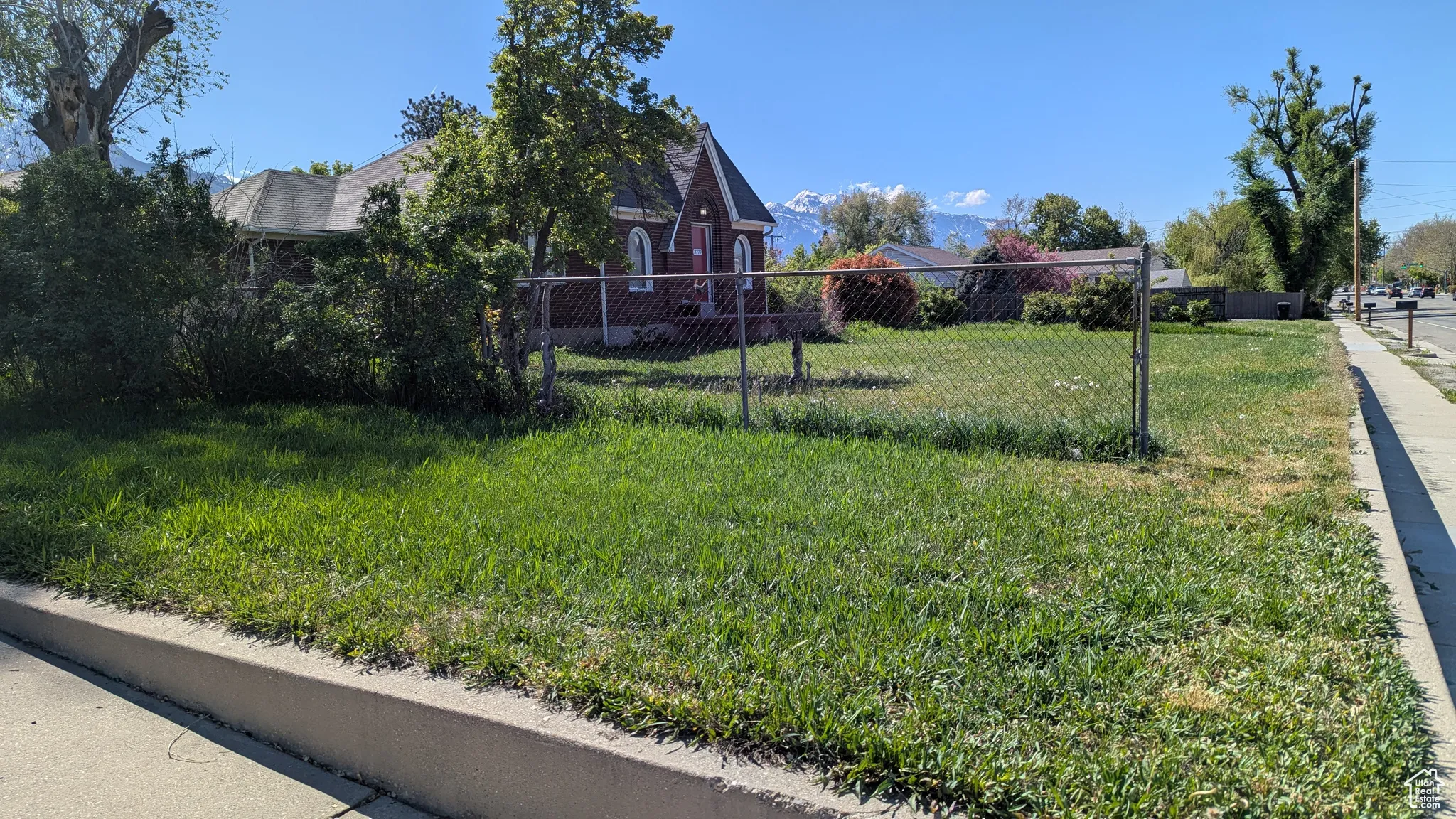 Shared Fence between 3767 South & 3779 South