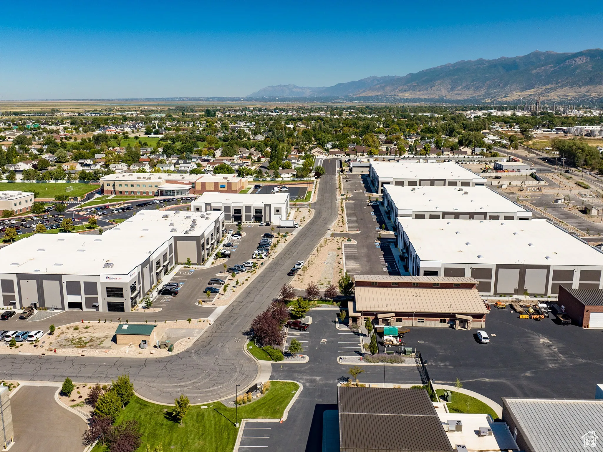 Drone / aerial view featuring a mountain view