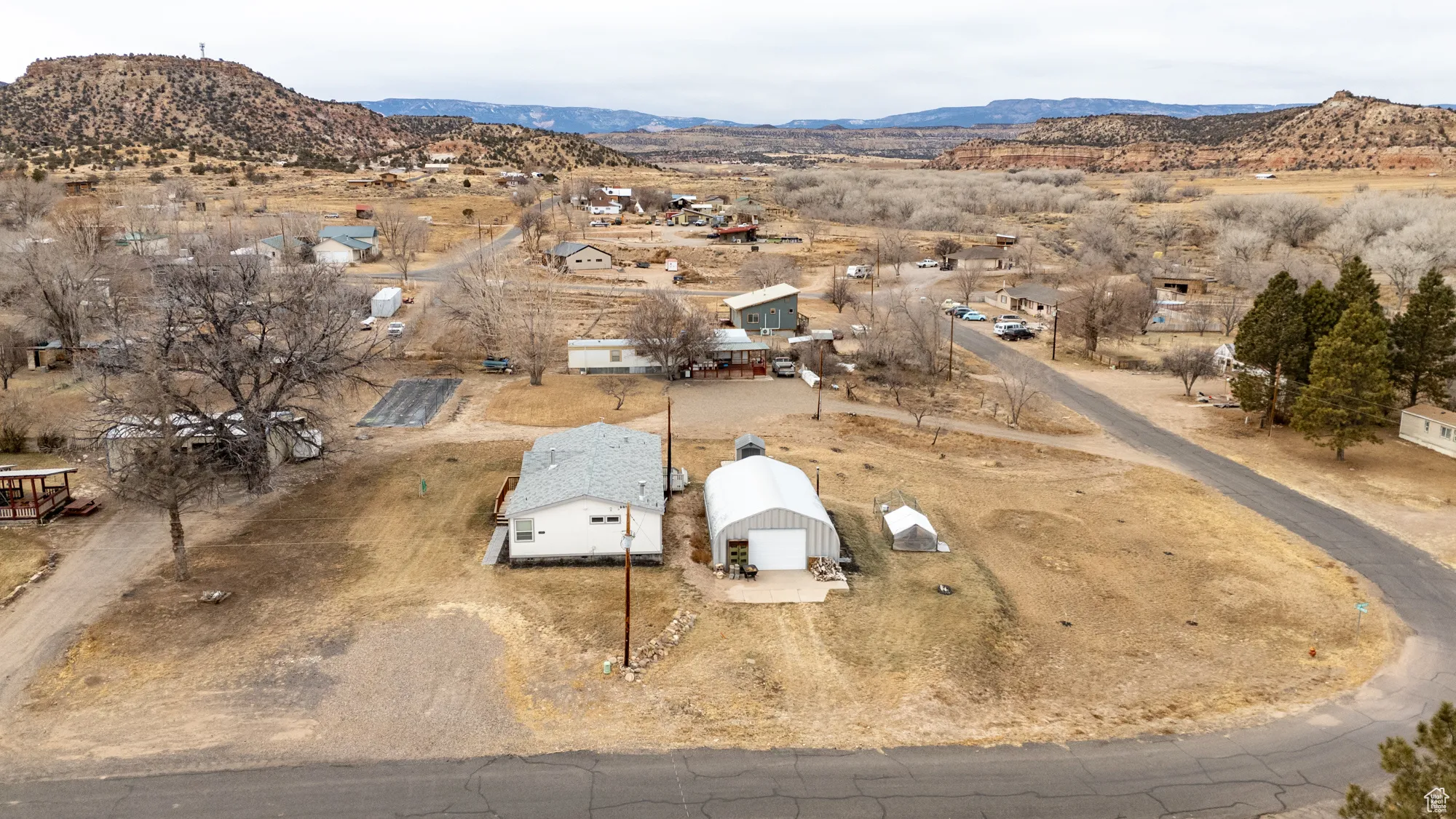 Bird's eye view featuring a mountain view