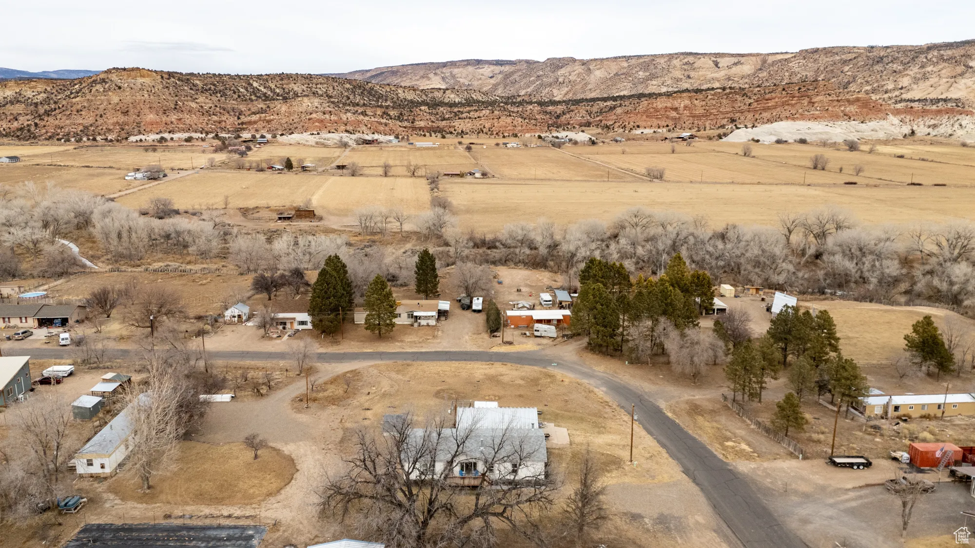 Drone / aerial view featuring a mountain view
