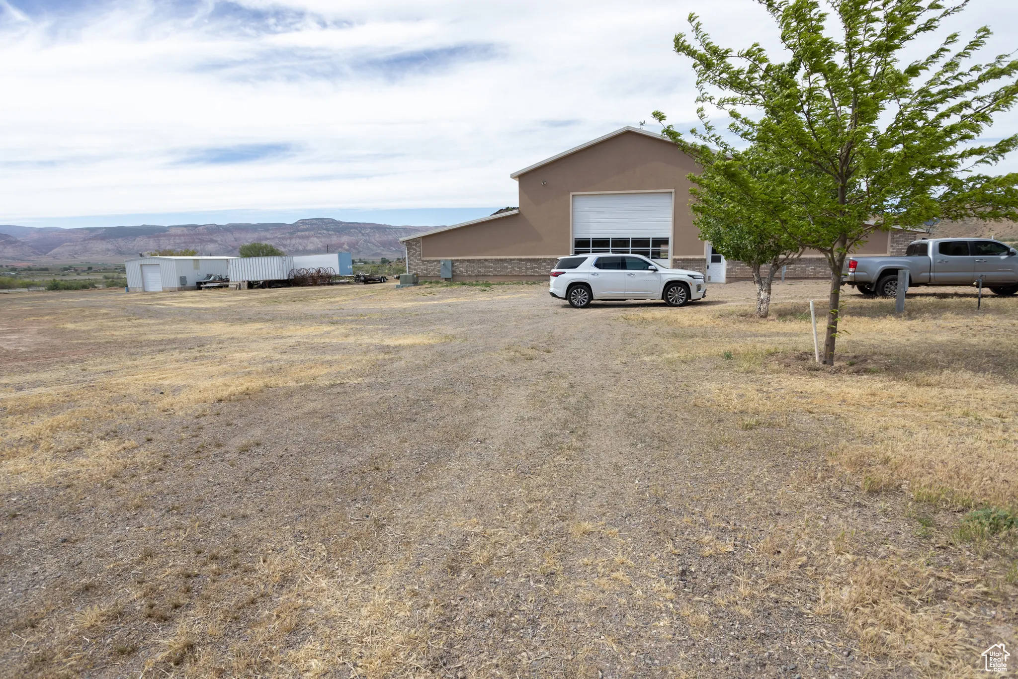 View of yard with a mountain view