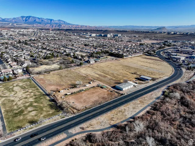 Bird's eye view with a mountain view