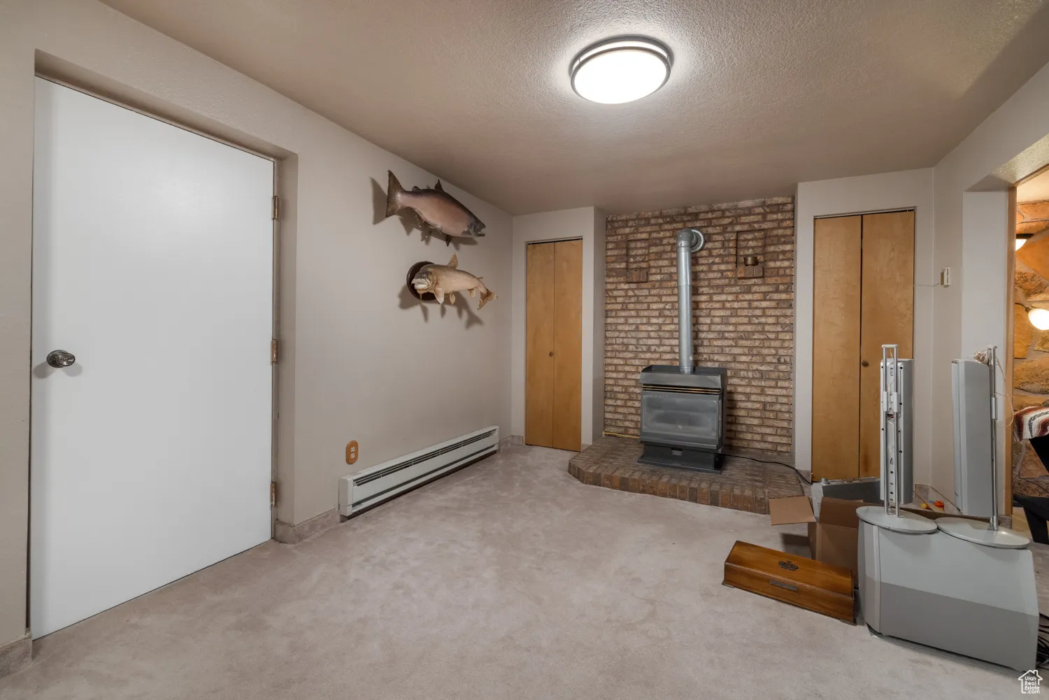 Many heats sources in this large home.  Gas Fireplace, Central Furnace, and radiant heat