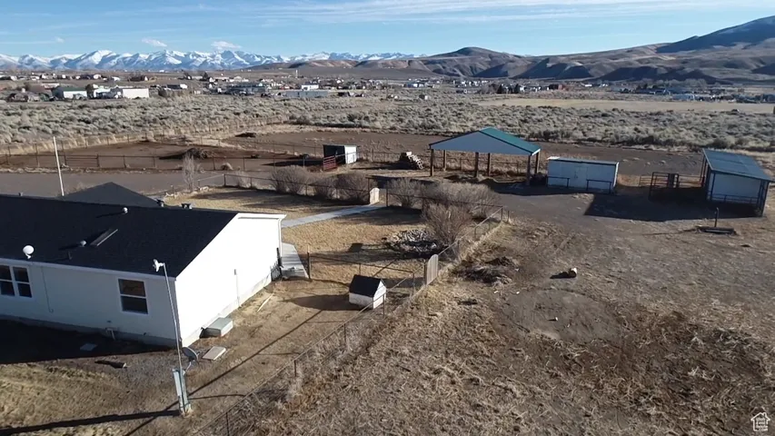 Bird's eye view with a mountain view