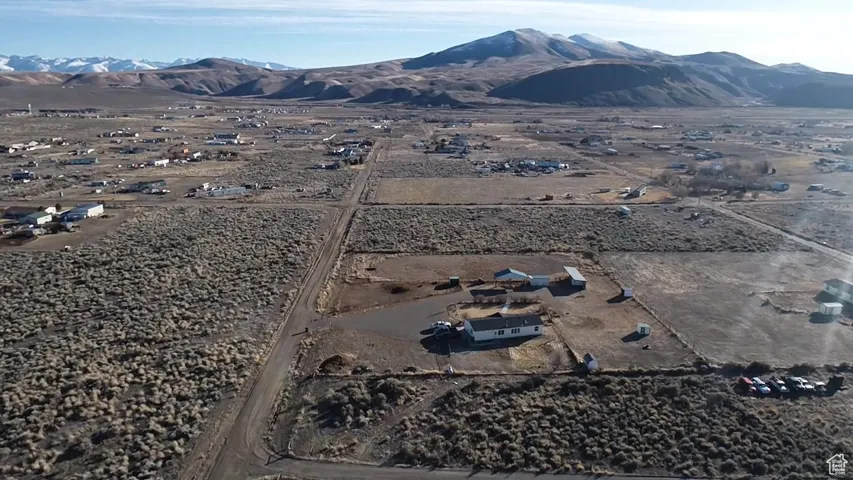 Drone / aerial view featuring a mountain view