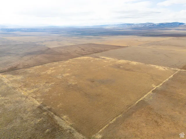 Bird's eye view featuring a mountain view