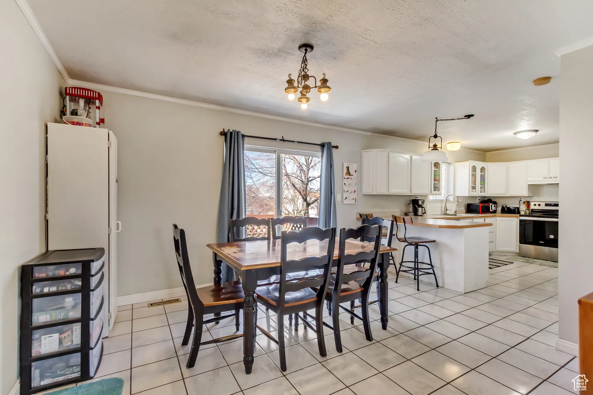 Kitchen and dining area