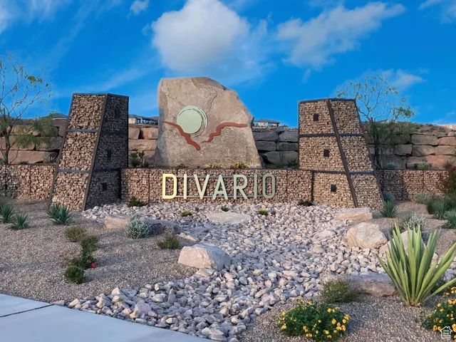 Divario-  Monument Sign
