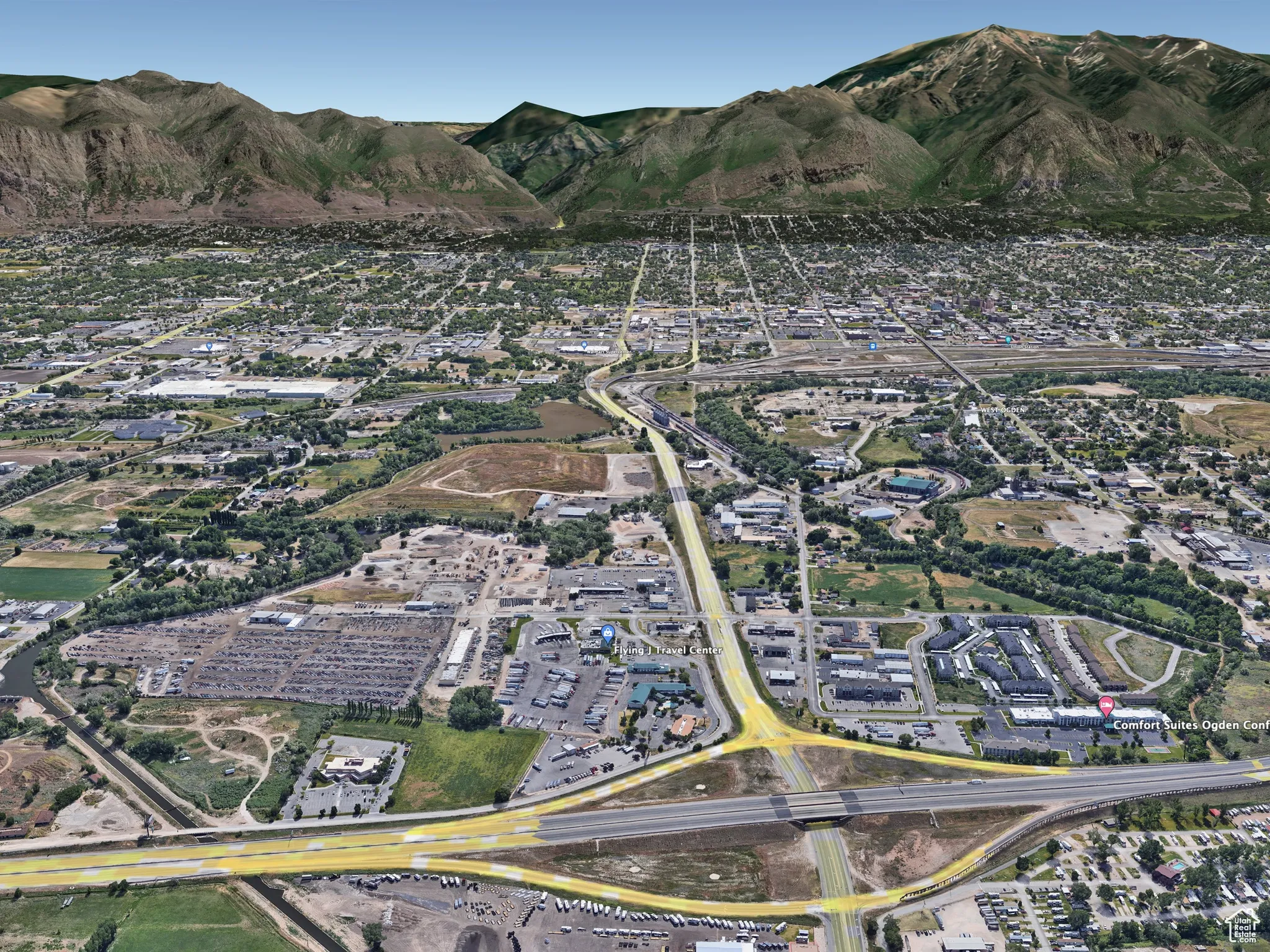 Aerial view with a mountain view