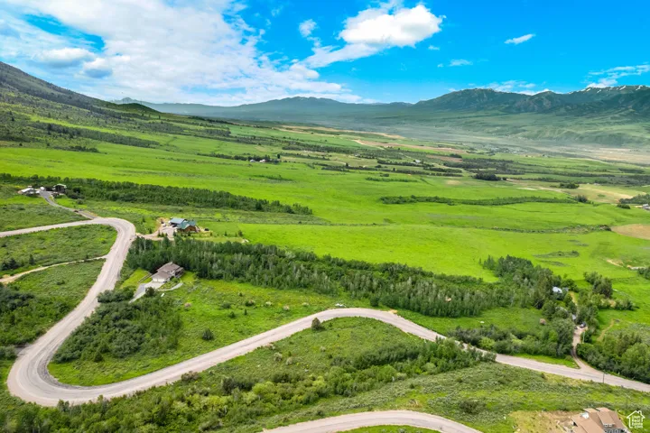Bird's eye view with a mountain view