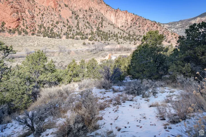 View of mountain feature