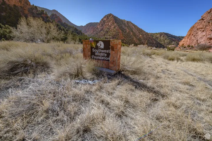 View of mountain feature