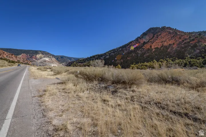 View of mountain feature