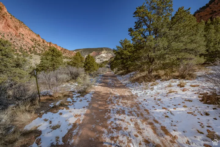 View of mountain feature