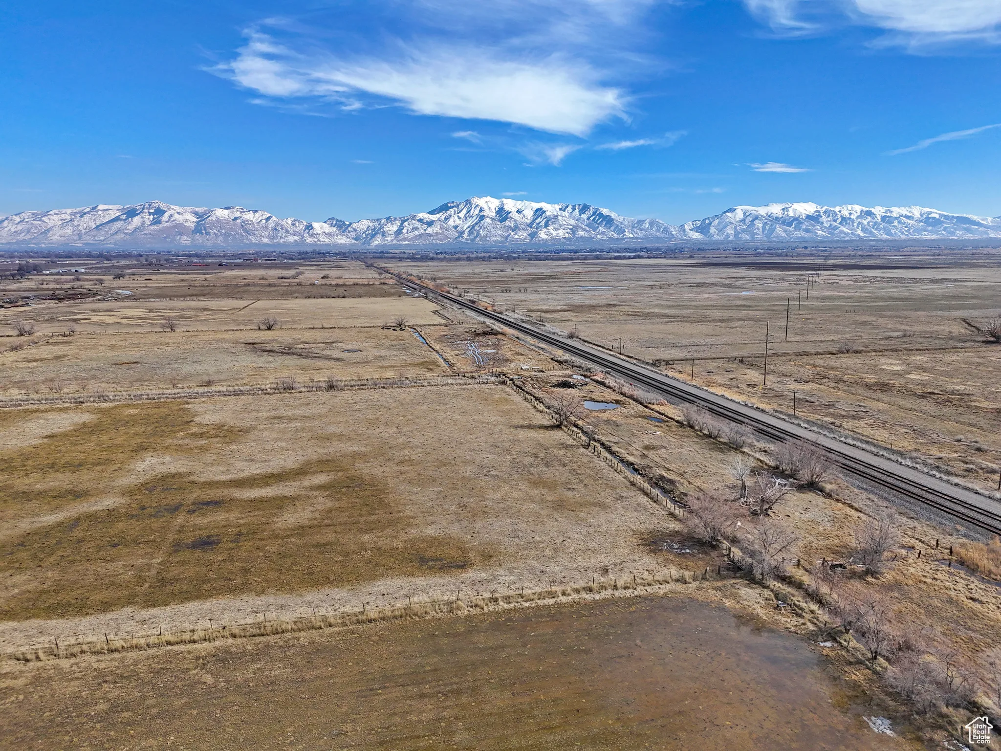 Aerial view featuring a mountain view