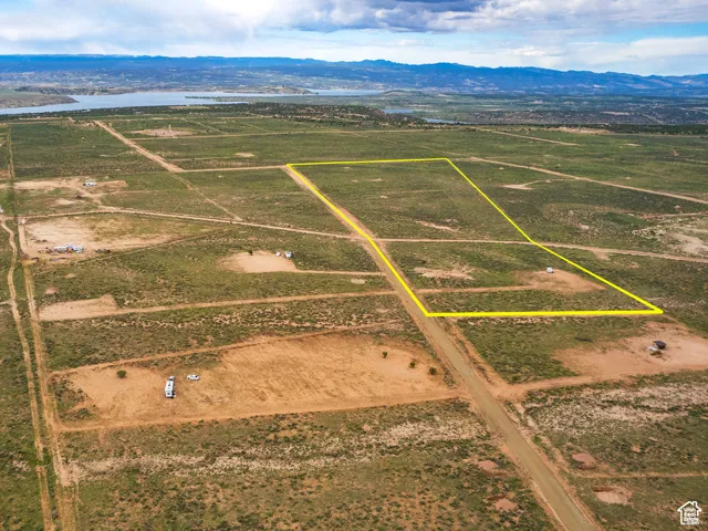 Bird's eye view featuring a mountain view and a rural view