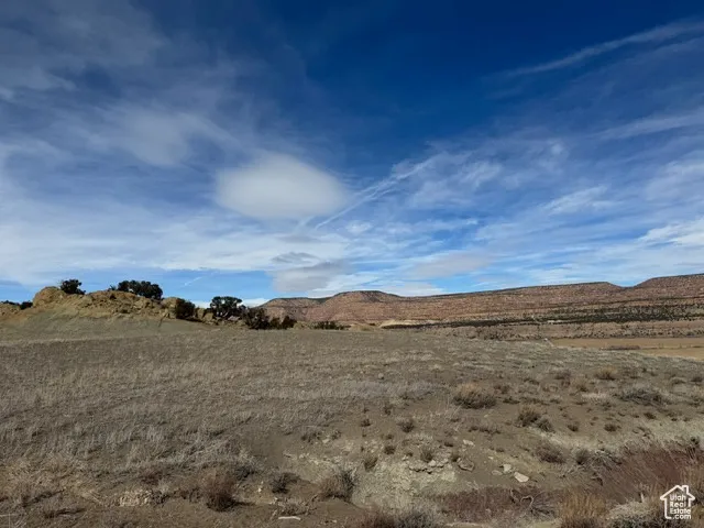View of mountain feature