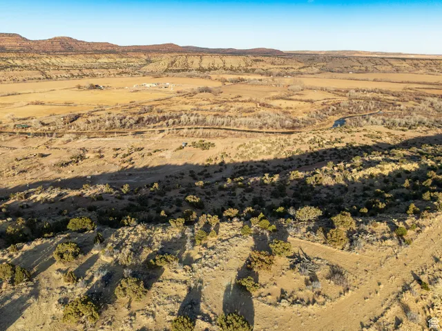 Bird's eye view featuring a mountain view