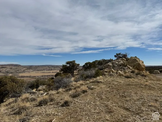 View of mountain feature