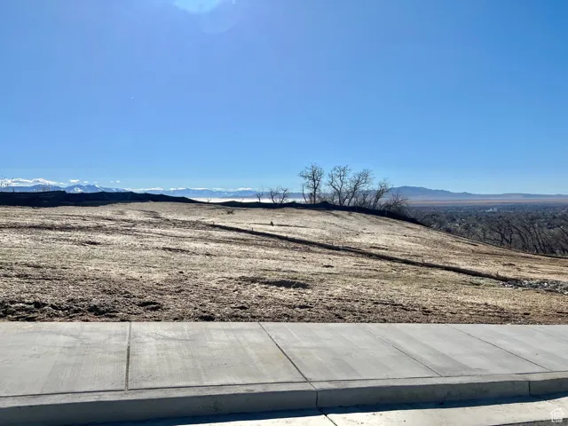 View of mountain feature